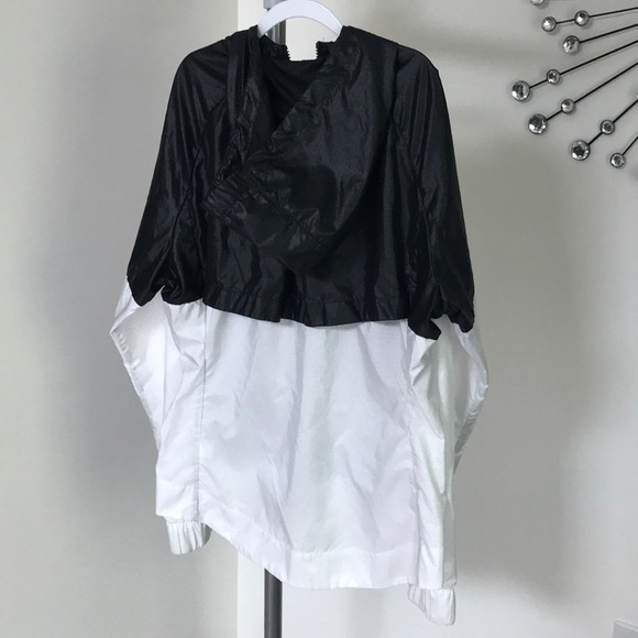 Nike Windbreaker - Picture 2 of 5